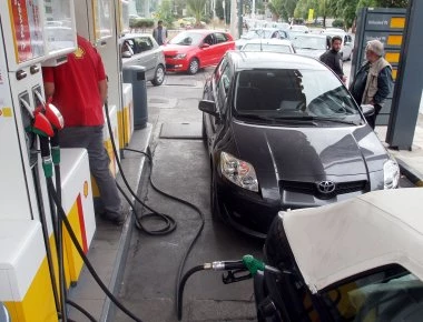 Στα ύψη η τιμή των καυσίμων στα ελληνικά νησιά- Μέχρι και 2 ευρώ